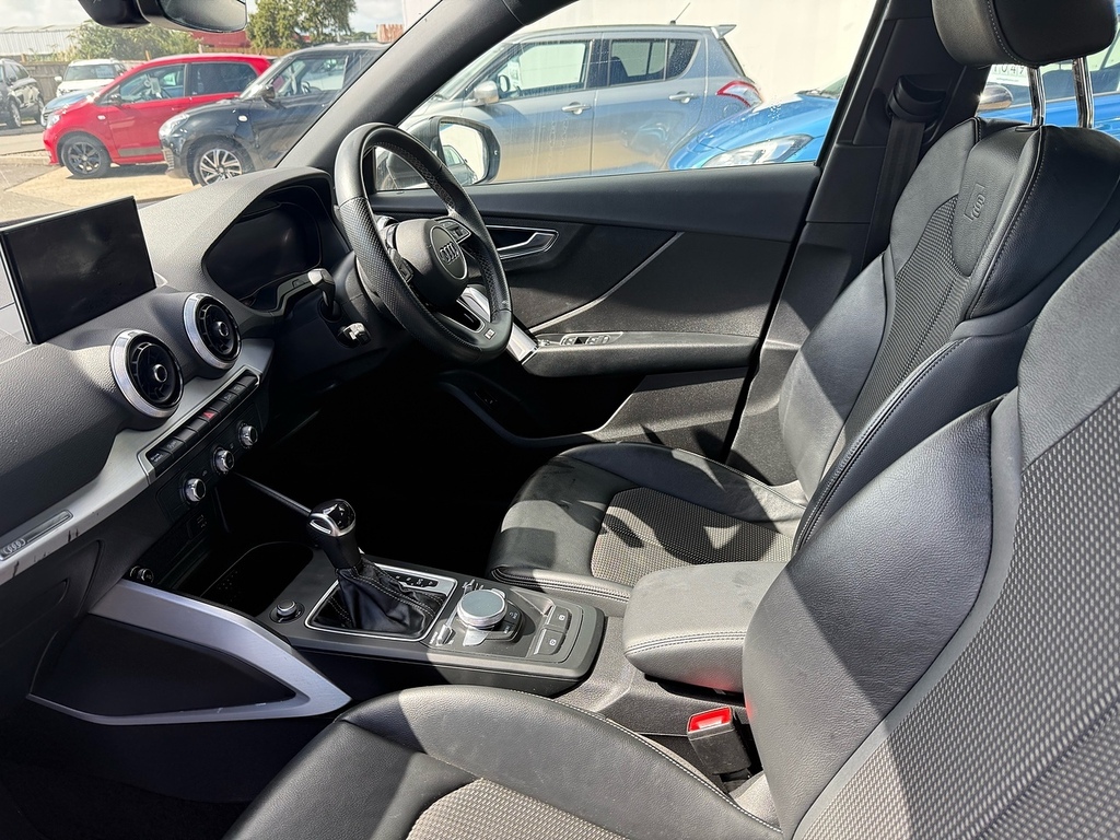 Audi Q2 Tfsi Cod S Line PN23MVJ Grey #4