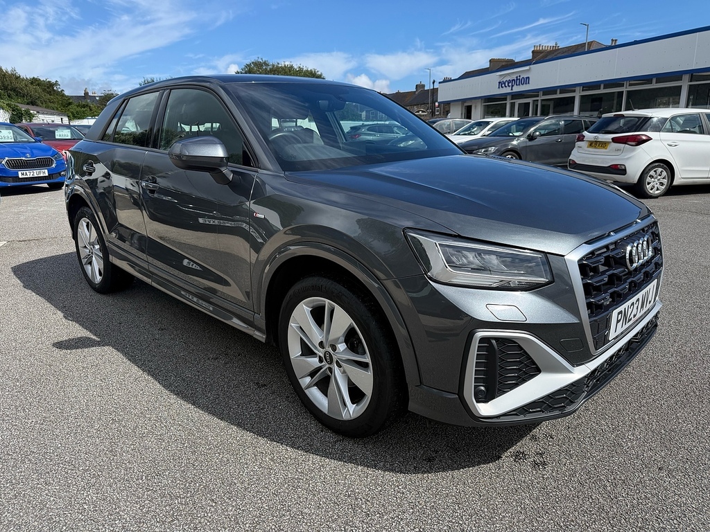Audi Q2 Tfsi Cod S Line PN23MVJ Grey