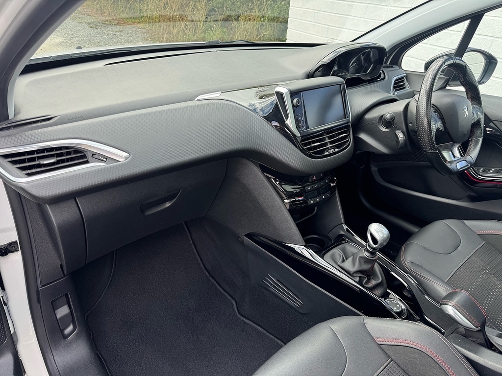 Peugeot 2008 Puretech Gt Line WK68XVS White #6