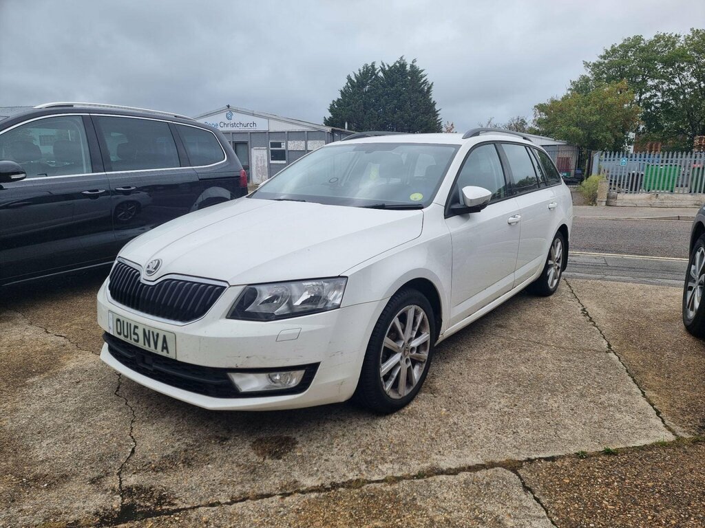 Skoda Octavia 1.6 Tdi Elegance Dsg Euro 5 Ss White