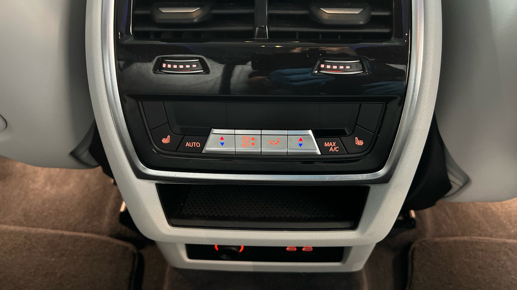 BMW XM 5dr Auto Black #47