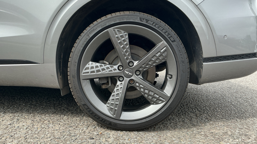 Genesis GV70 Luxury Line Grey #25
