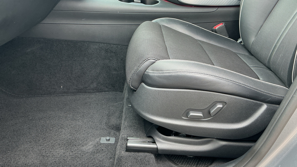 Genesis GV70 Luxury Line Grey #40