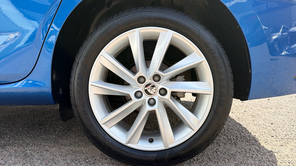 Skoda Scala 1.0 Tsi 116 Se L Dsg White #18