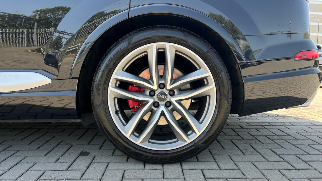 Audi SQ7 Tdi V8 Blue #42