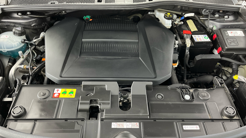 Citroen e-C4 Shine Black #26