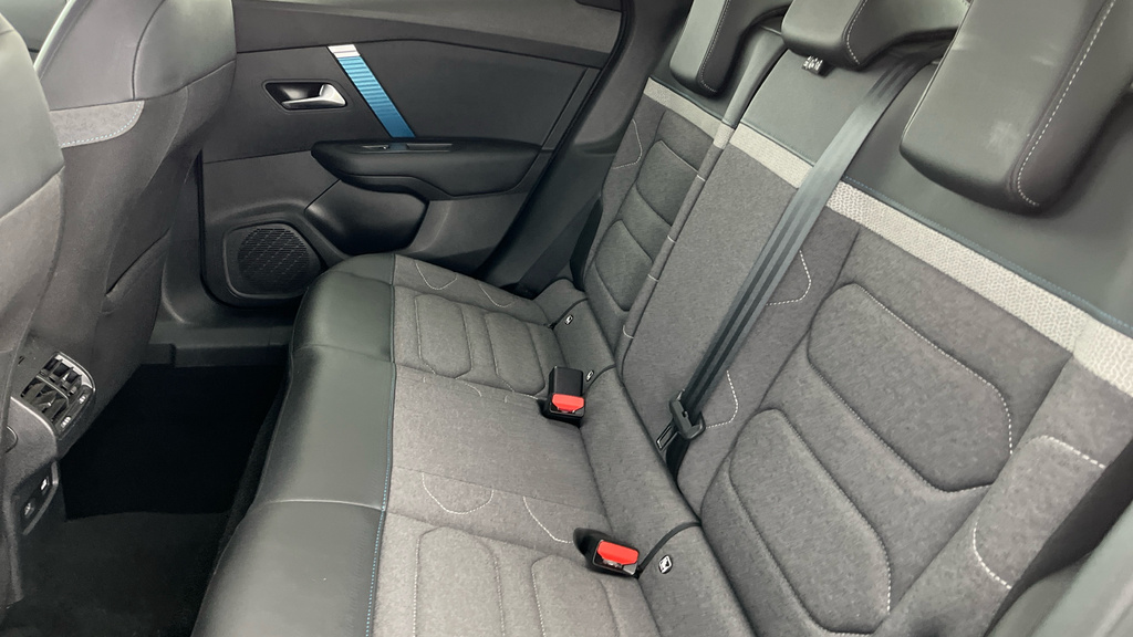 Citroen e-C4 Shine Black #24