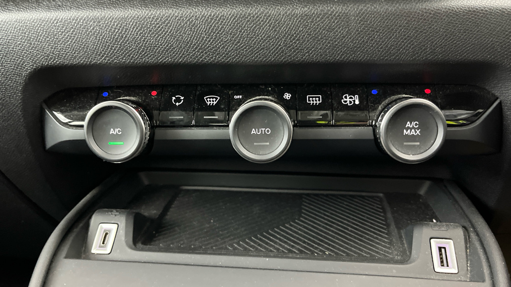 Citroen e-C4 Shine Black #20