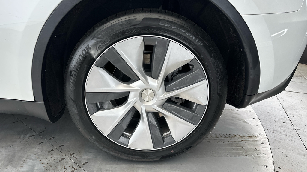 Tesla Model Y Y Long Range Awd Black #25