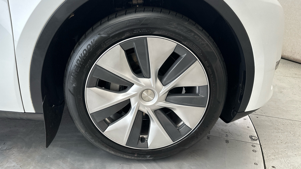 Tesla Model Y Y Long Range Awd Black #27