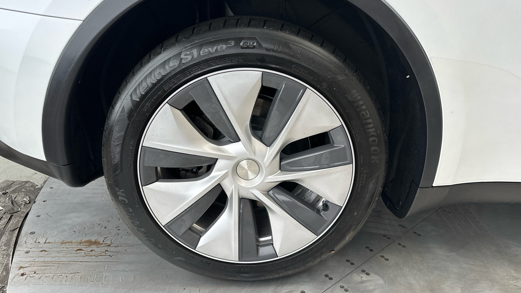 Tesla Model Y Y Long Range Awd Black #26
