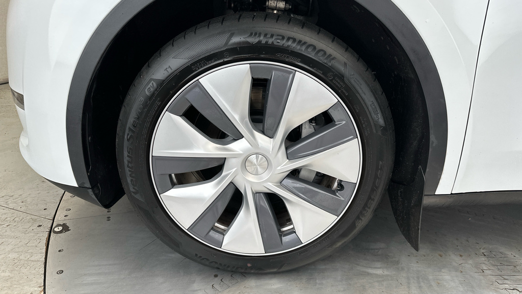Tesla Model Y Y Long Range Awd Black #24