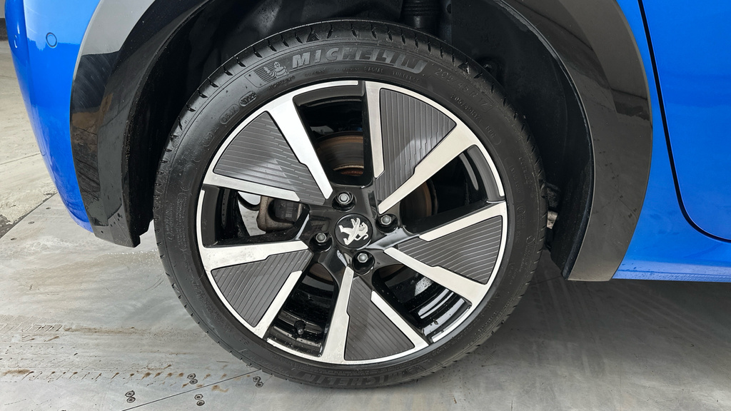 Peugeot e-208 50Kwh Gt Premium Grey #26