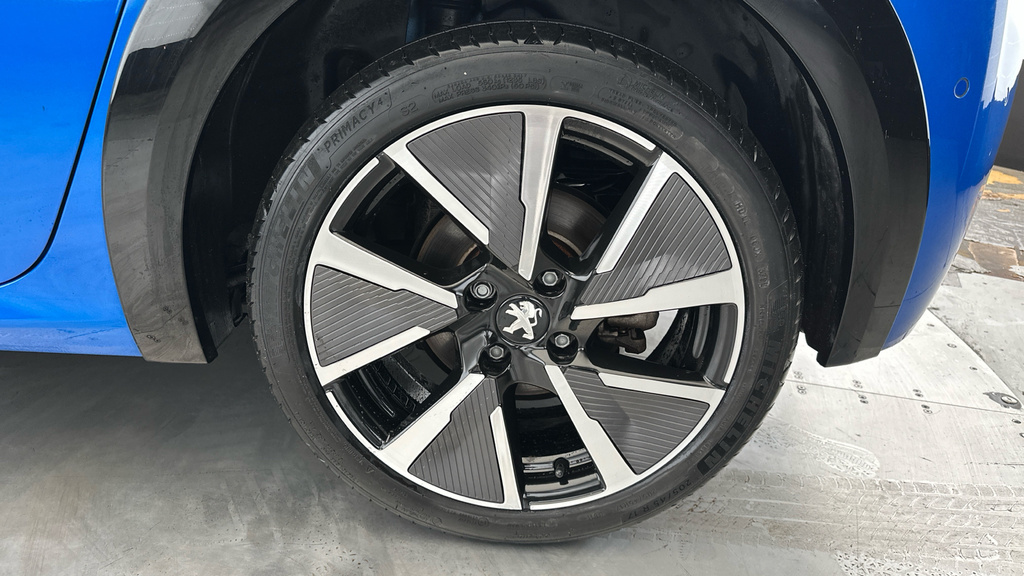 Peugeot e-208 50Kwh Gt Premium Grey #25