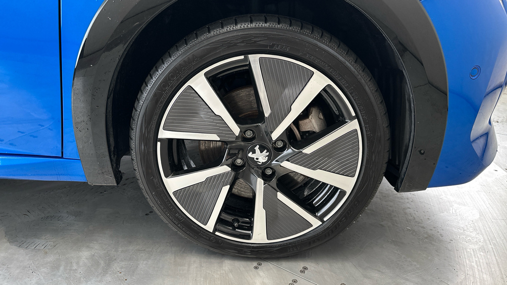 Peugeot e-208 50Kwh Gt Premium Grey #27