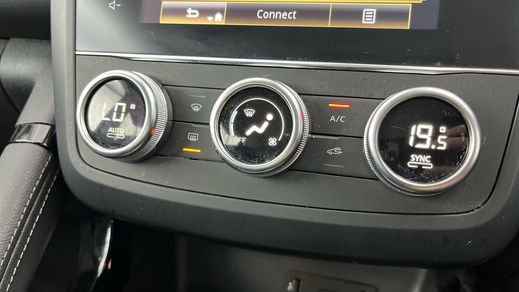 Renault Kadjar Techno Black #18