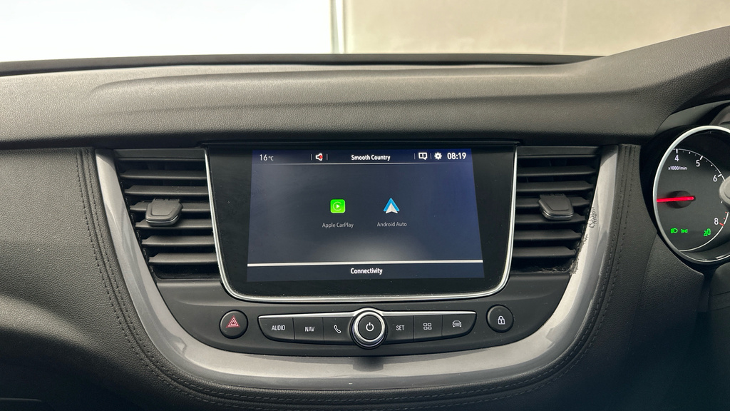 Vauxhall Grandland X Se White #18