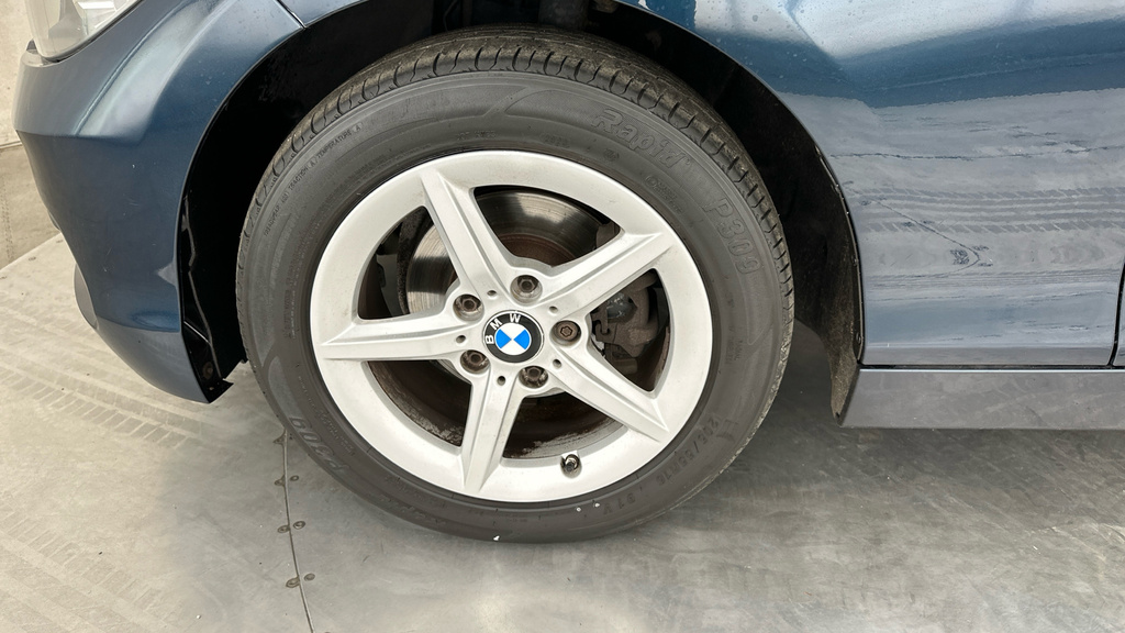 BMW 1 Series Sport Black #20