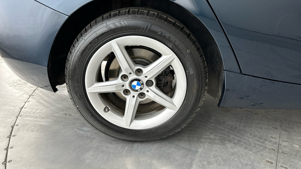 BMW 1 Series Sport Black #22