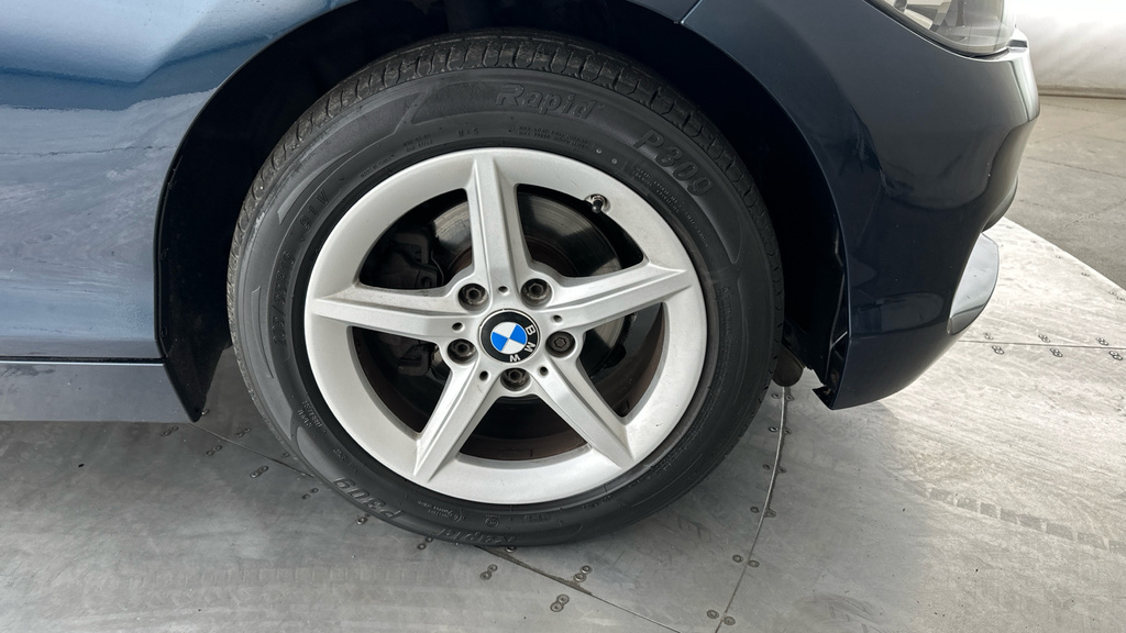 BMW 1 Series Sport Black #23
