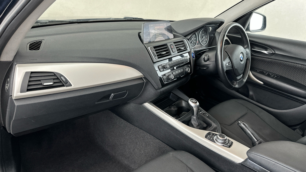 BMW 1 Series Sport Black #10