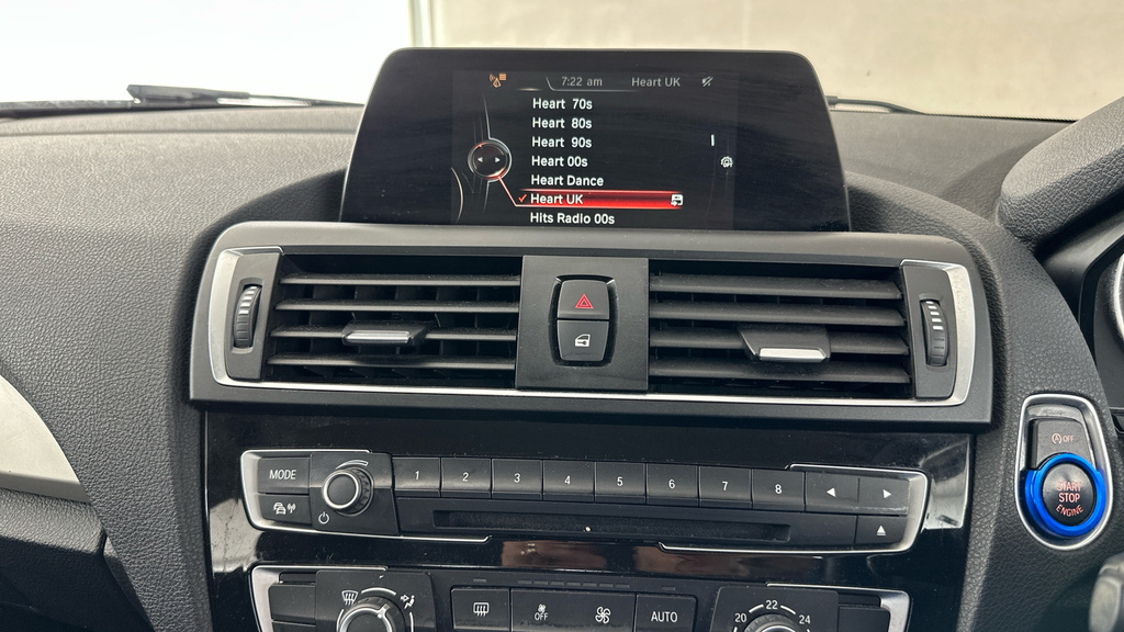 BMW 1 Series Sport Black #13