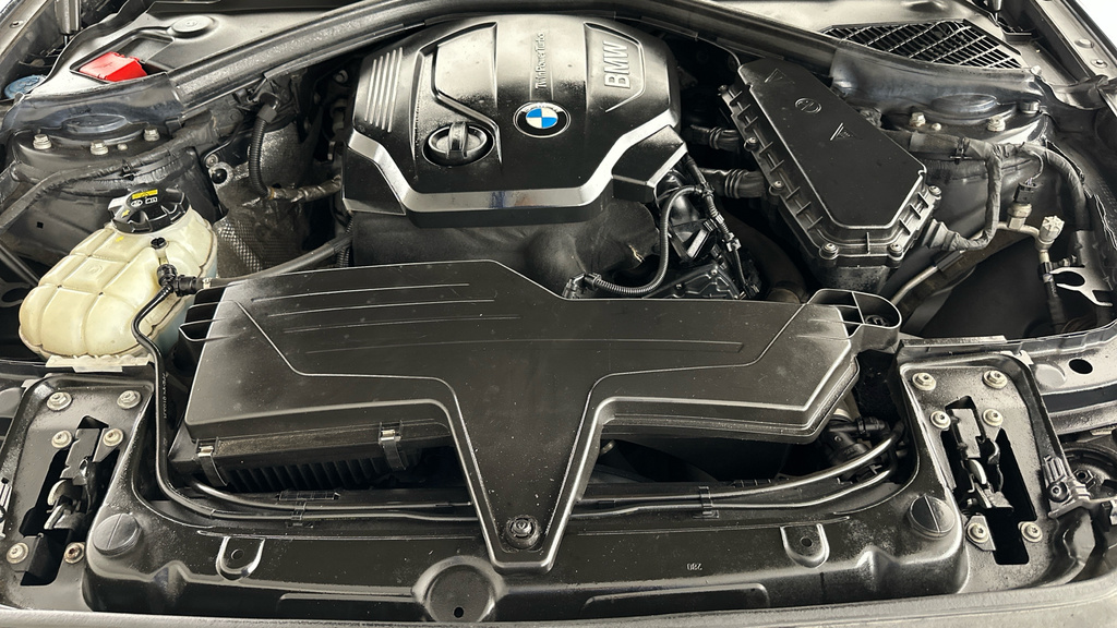 BMW 1 Series Sport Black #19