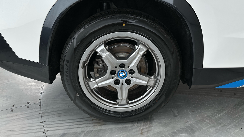BMW iX1 Suv Blue #28