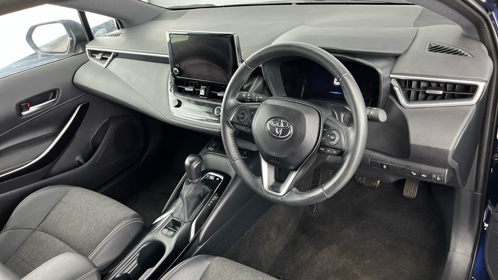 Toyota Corolla Icon Tech White #9