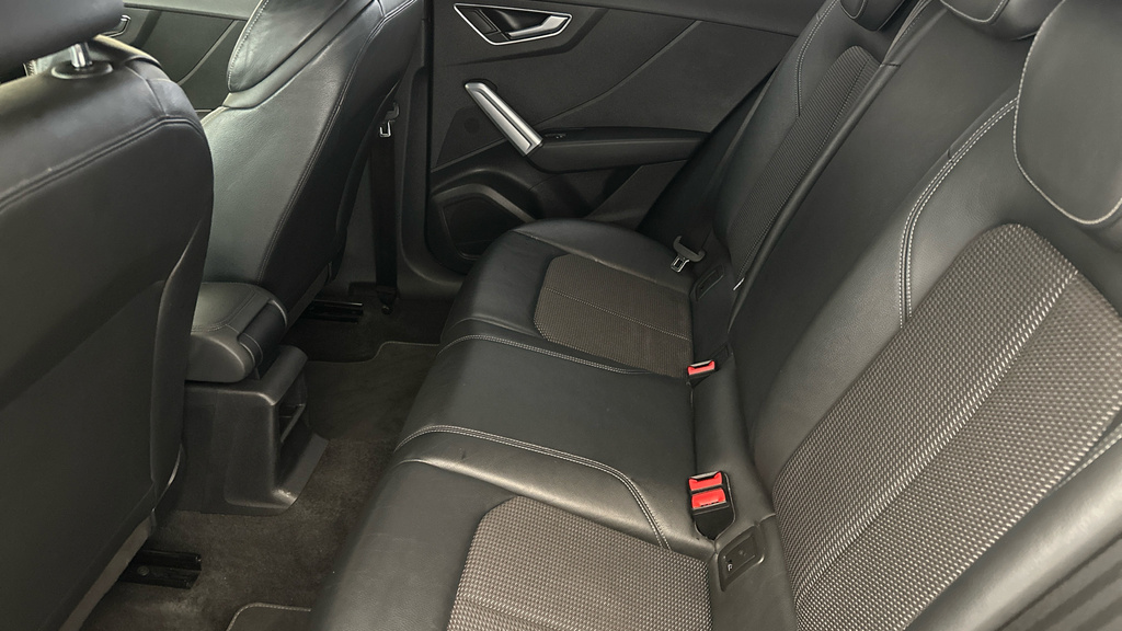 Audi Q2 Grey #18