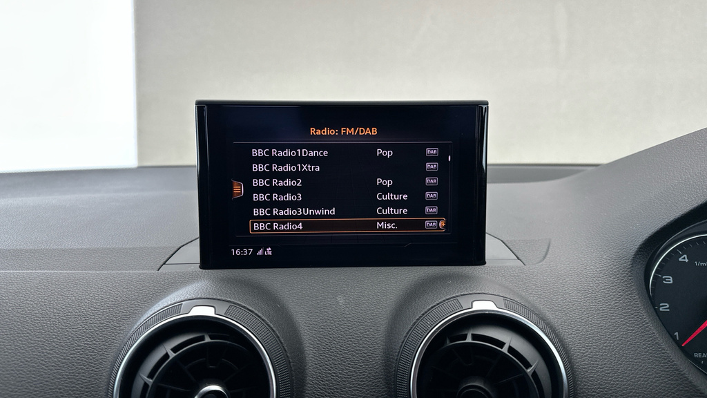 Audi Q2 Grey #14
