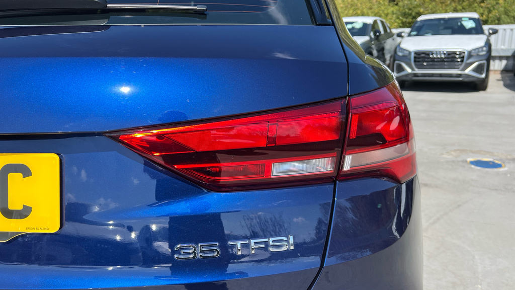 Audi Q3 Black Edition 35 Tfsi 150 Ps S Tronic Black #41
