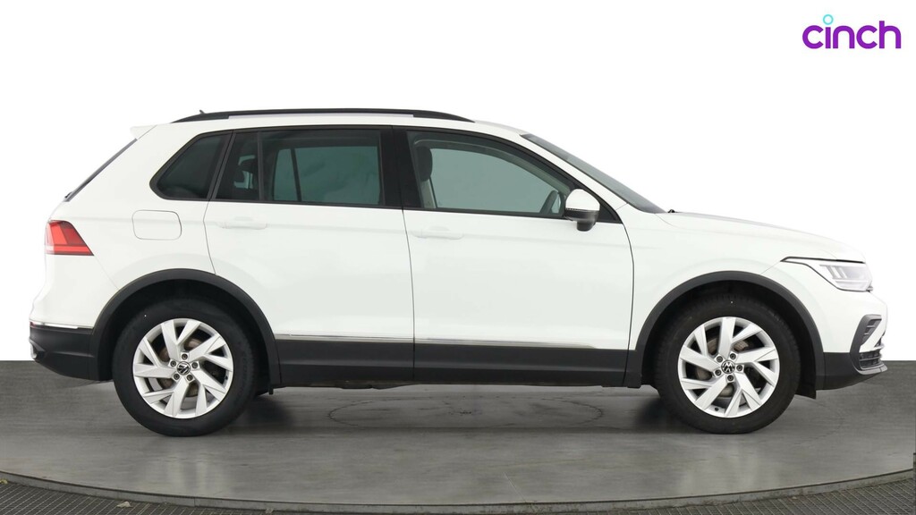 Volkswagen Tiguan 2022 Volkswagen Tiguan 1.5 Life Tsi Grey #2