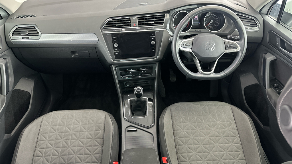 Volkswagen Tiguan 2022 Volkswagen Tiguan 1.5 Life Tsi Grey #15