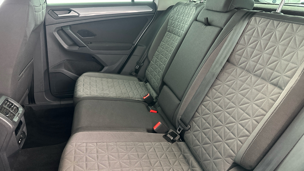 Volkswagen Tiguan 2022 Volkswagen Tiguan 1.5 Life Tsi Grey #24