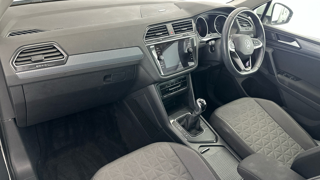 Volkswagen Tiguan 2022 Volkswagen Tiguan 1.5 Life Tsi Grey #14
