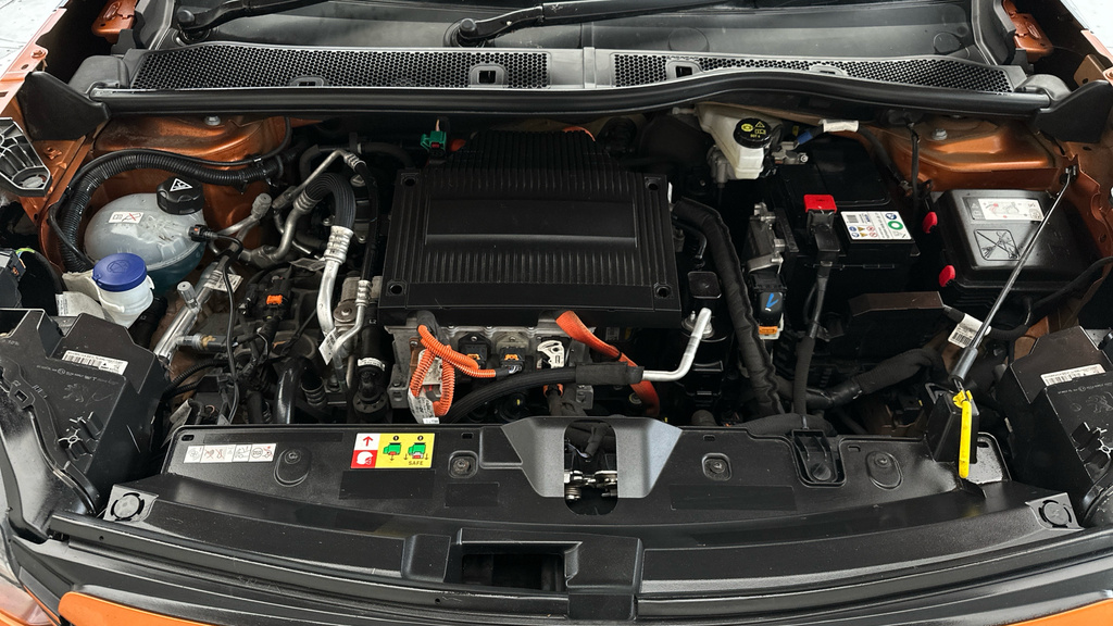 Peugeot e-2008 100Kw Gt Premium 50Kwh Orange #24