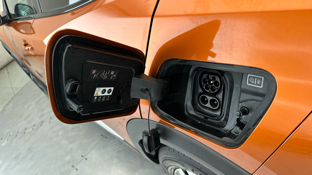 Peugeot e-2008 100Kw Gt Premium 50Kwh Orange #29