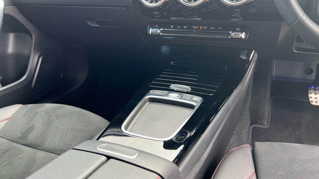 Mercedes-Benz A Class A180 Amg Line Executive Black #40