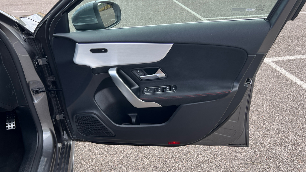Mercedes-Benz A Class A180 Amg Line Executive Black #42