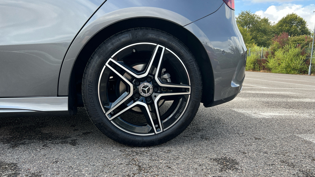 Mercedes-Benz A Class A180 Amg Line Executive Black #24