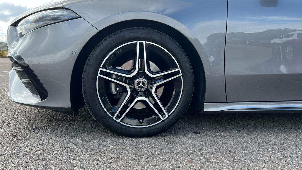 Mercedes-Benz A Class A180 Amg Line Executive Black #23