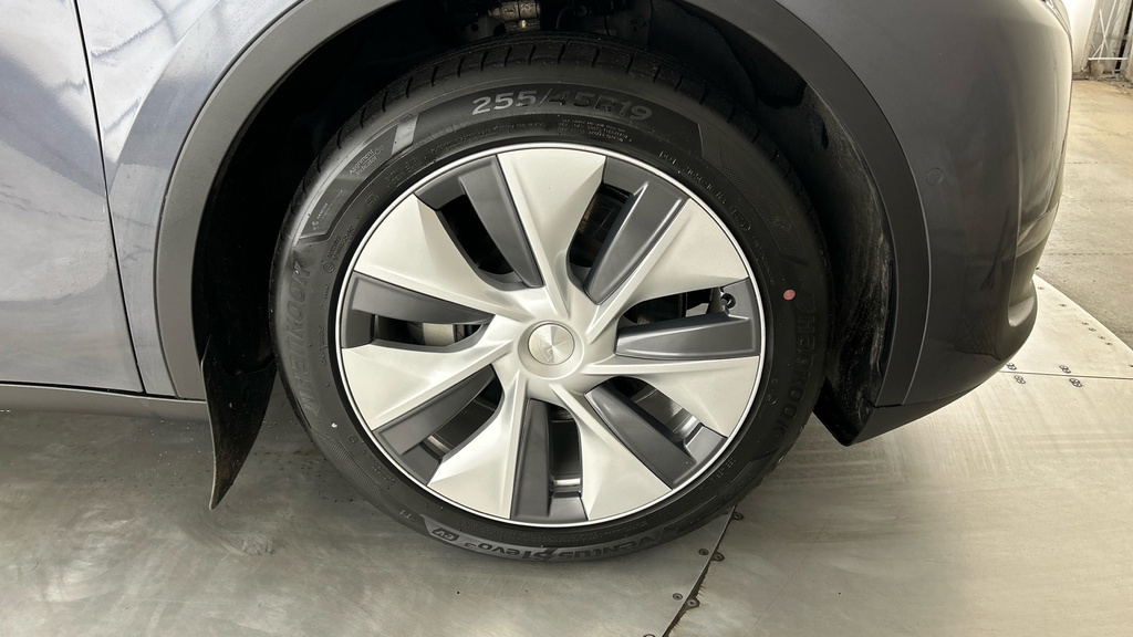 Tesla Model Y Long Range Awd Red #27