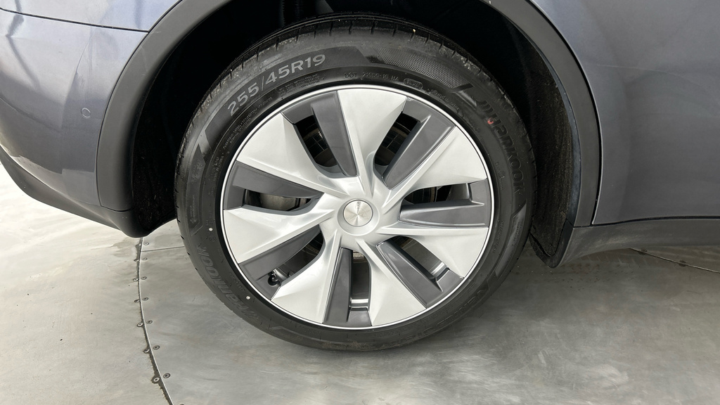 Tesla Model Y Long Range Awd Red #26