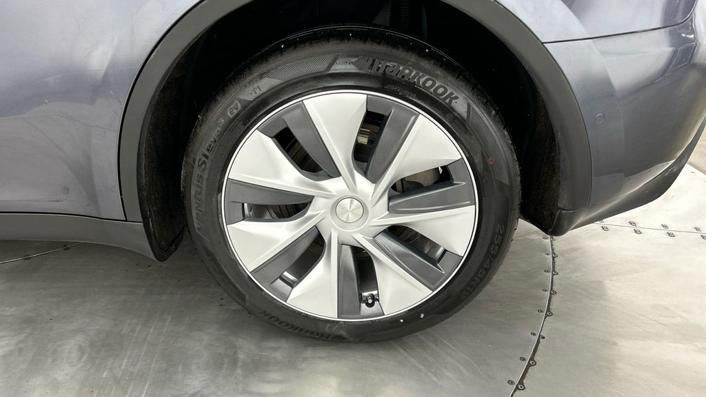 Tesla Model Y Long Range Awd Red #25