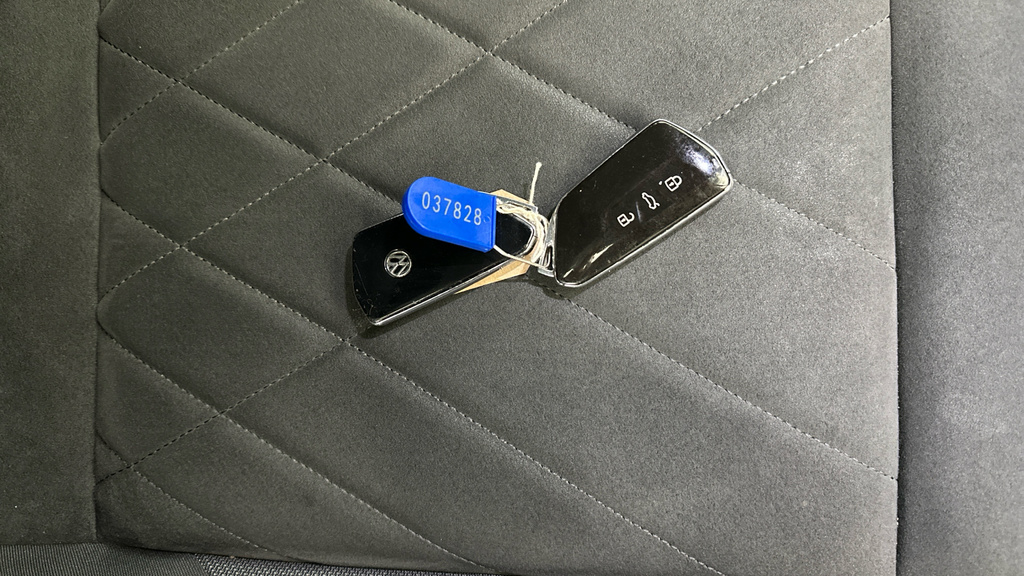 Volkswagen Golf Etsi Mhev Life Hatchback Blue #30