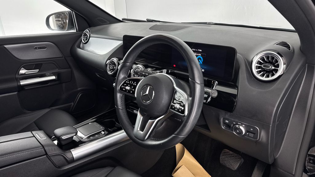Mercedes-Benz EQA Suv Black #9