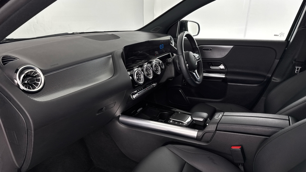 Mercedes-Benz EQA Suv Black #10