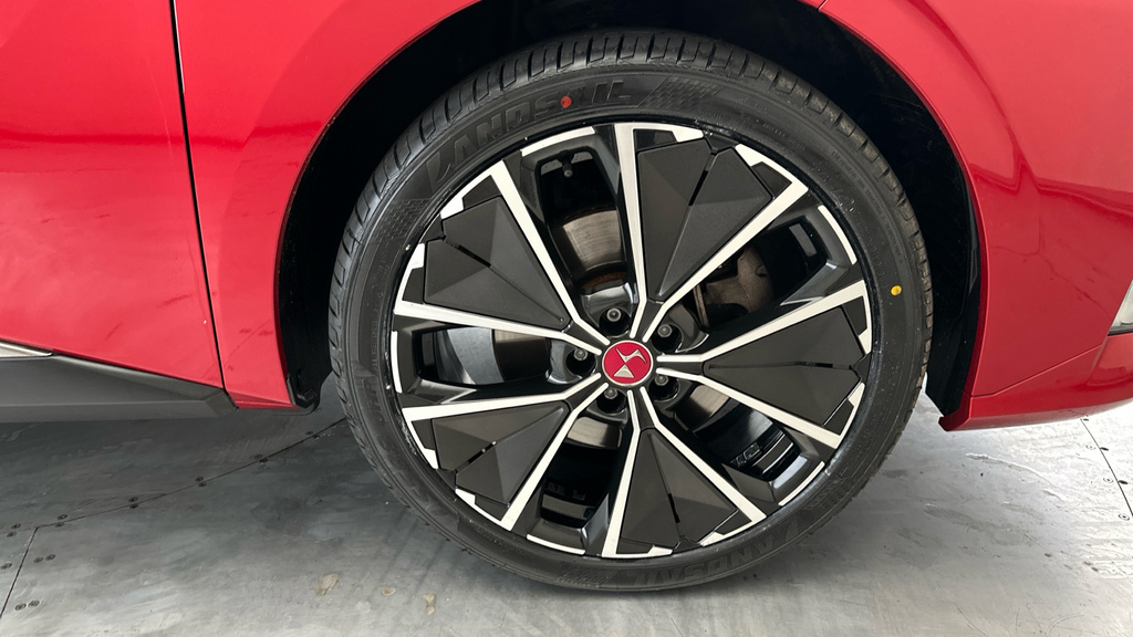DS DS 4 1.6 E-tense 12.4Kwh Performance Line Hatchback 5  #28
