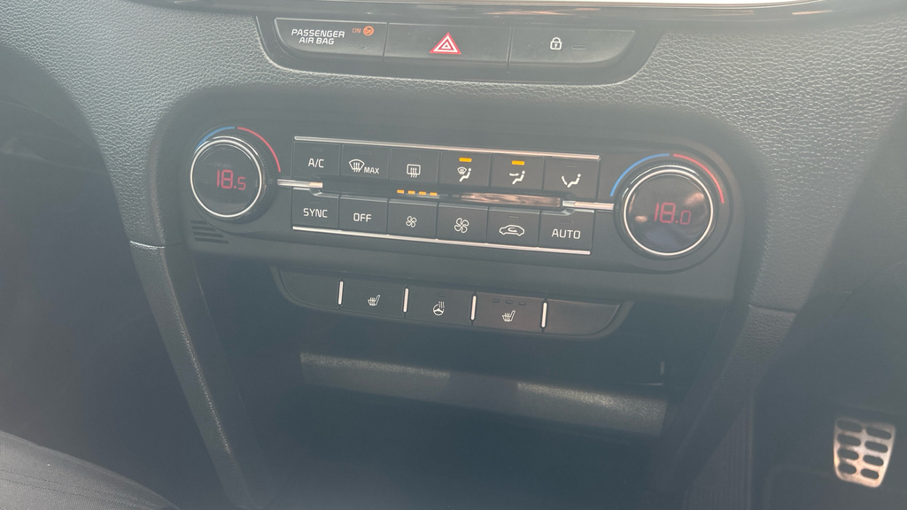 Kia Ceed 1.5T Gdi Isg 138 Gt-line Hatchback Black #13